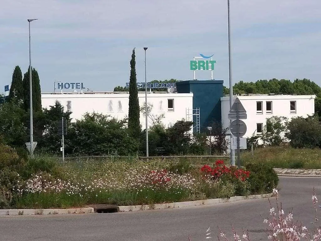 Brit Hotel Marseille Aeroport Mirabeau 2*,